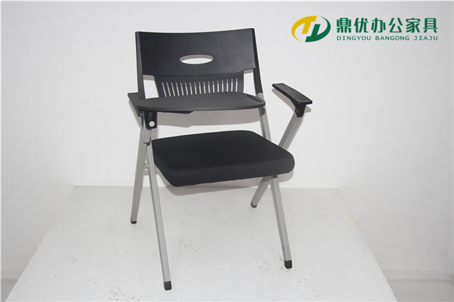 購買(mǎi)學(xué)校培訓椅勿貪顏色鮮艷