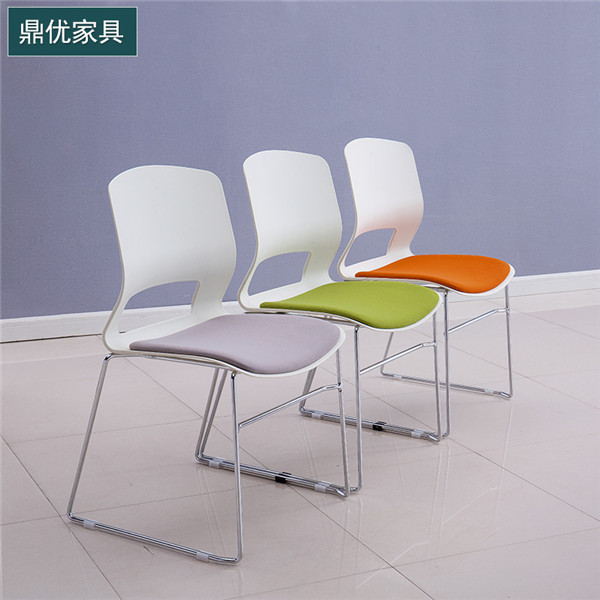 未來(lái)會(huì )議椅要滿(mǎn)足年輕人的需求